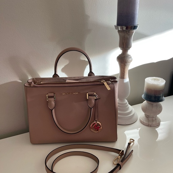 Michael Kors two way bag - Picture 3 of 15